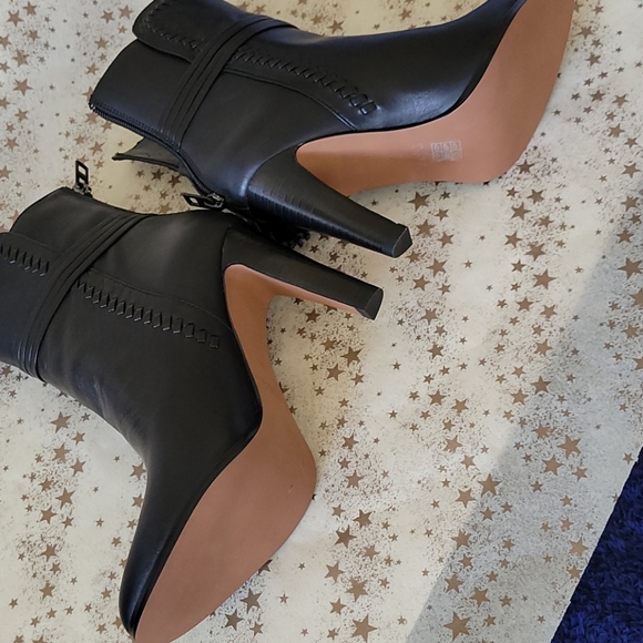 Coach boots w/ ankle tassels - Picture 6 of 6